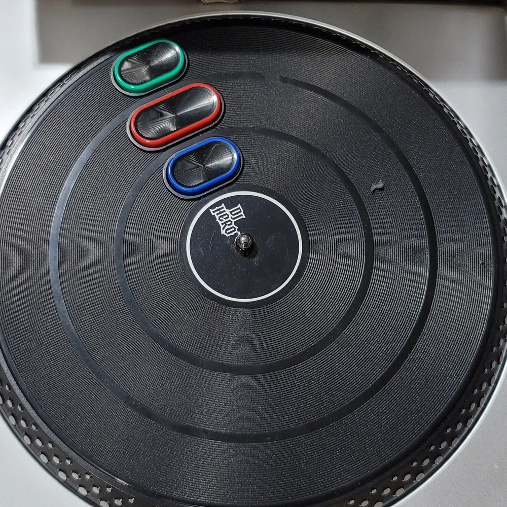 Nintendo DJ Hero Turntable Controller With Game